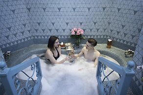 Best Location 7BR Next to FR Quarter! By YouRent