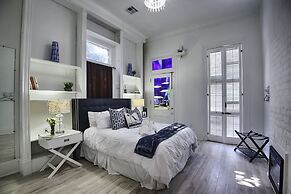 Best Location 7BR Next to FR Quarter! By YouRent