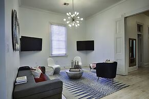 Best Location 7BR Next to FR Quarter! By YouRent