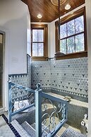 Best Location 7BR Next to FR Quarter! By YouRent