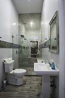 Best Location 7BR Next to FR Quarter! By YouRent