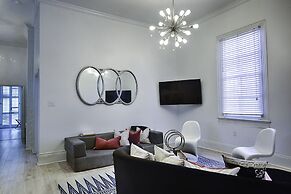 Best Location 7BR Next to FR Quarter! By YouRent