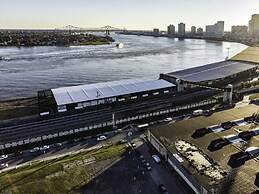 Amazing 4BR Celebrity Villa! Sleeps 8 by YouRent!