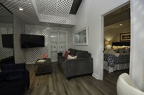 Amazing 4BR Celebrity Villa! Sleeps 8 by YouRent!