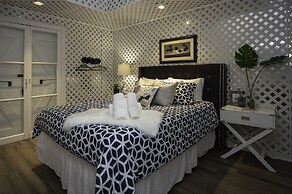 Amazing 4BR Celebrity Villa! Sleeps 8 by YouRent!