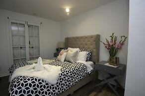 Amazing 4BR Celebrity Villa! Sleeps 8 by YouRent!