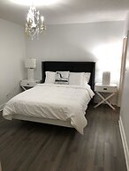 Amazing 4BR Celebrity Villa! Sleeps 8 by YouRent!