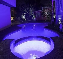 5 BR for 10! Prime Spot Near FR QT by YouRent!