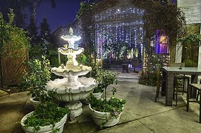 5 BR for 10! Prime Spot Near FR QT by YouRent!