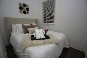 Elegant NOLA Chateau: Prime Spot - By YouRent