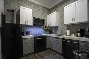 Elegant NOLA Chateau: Prime Spot - By YouRent