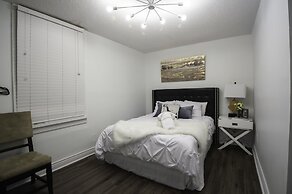 Elegant NOLA Chateau: Prime Spot - By YouRent