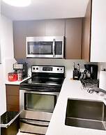 BEST DEAL! 2BR Modern Beachfront Ocean Drive WiFi