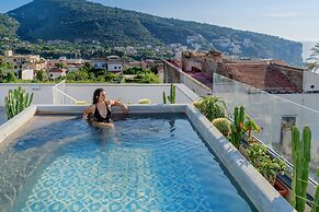 Domo20 Hotel & Sky Bar