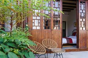 Yi Garden Cultural Hotel Disney Branch