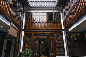 Yi Garden Cultural Hotel Disney Branch