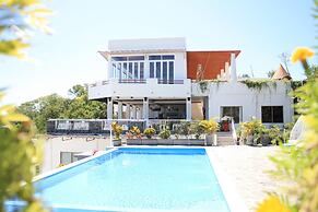 La Cecile Hotel and Cafe Komodo