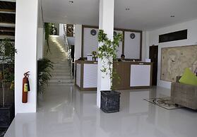 La Cecile Hotel and Cafe Komodo