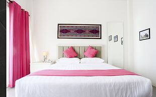 La Cecile Hotel and Cafe Komodo