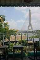 New Phiman Riverview Guesthouse - Hostel