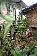 New Phiman Riverview Guesthouse - Hostel