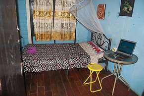 New Phiman Riverview Guesthouse - Hostel