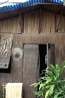 New Phiman Riverview Guesthouse - Hostel