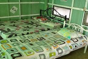 New Phiman Riverview Guesthouse - Hostel