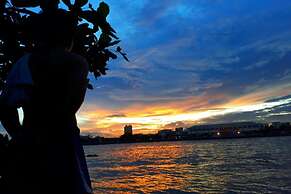 New Phiman Riverview Guesthouse - Hostel