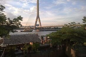 New Phiman Riverview Guesthouse - Hostel