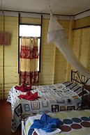 New Phiman Riverview Guesthouse - Hostel