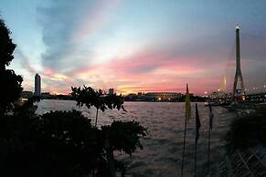 New Phiman Riverview Guesthouse - Hostel