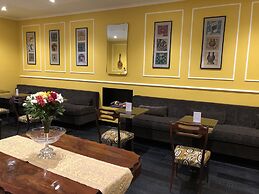 Caruso Place Boutique & Wellness Suites