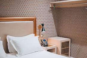 Caruso Place Boutique & Wellness Suites