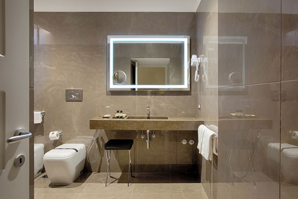 Caruso Place Boutique & Wellness Suites