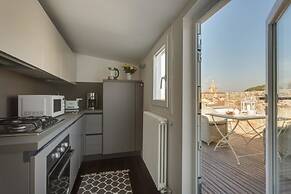 Beautiful Terrace Serragli