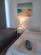 Marina View Apartment on the Maribyrnong River, Melbourne