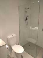 Marina View Apartment on the Maribyrnong River, Melbourne