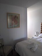 Marina View Apartment on the Maribyrnong River, Melbourne