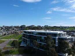 Marina View Apartment on the Maribyrnong River, Melbourne