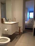 Marina View Apartment on the Maribyrnong River, Melbourne