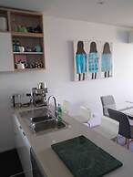 Marina View Apartment on the Maribyrnong River, Melbourne