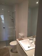 Marina View Apartment on the Maribyrnong River, Melbourne