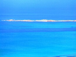 Comino Alto Agriturismo e  Appartamenti