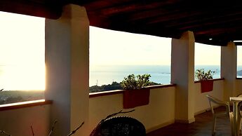 Comino Alto Agriturismo e  Appartamenti