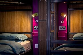 Kick Ass Greyfriars - Adults Only - Hostel