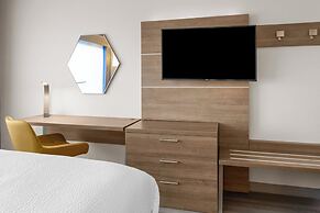 Holiday Inn Express & Suites Mt Sterling North by IHG