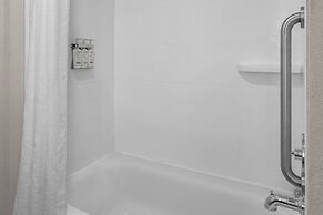 Holiday Inn Express & Suites Mt Sterling North by IHG