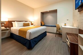 Microtel Inn & Suites by Wyndham San Luis Potosi
