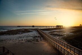The Lodge at Gulf State Park, A Hilton Hotel